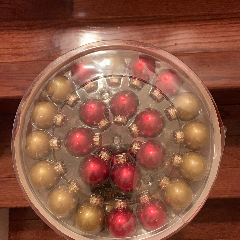 101pc Christmas Tree Glass Ornament Value Pack